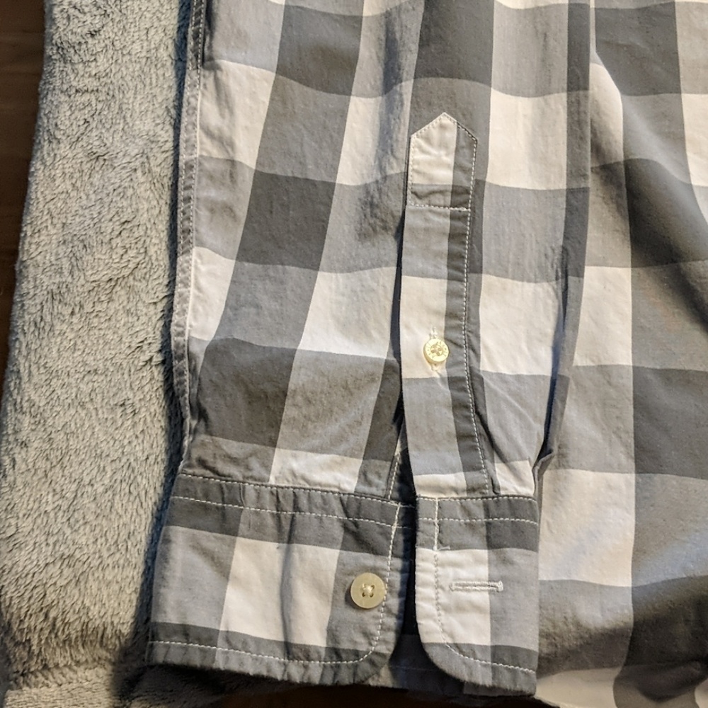 Long sleeve button shirt - Picture 4 of 4